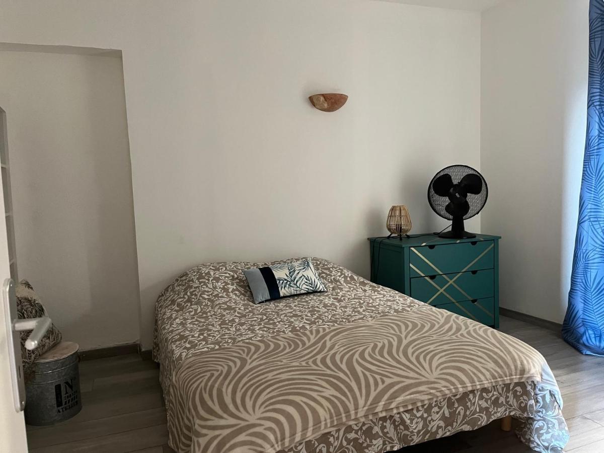 Atypique Appartement Châteauneuf-de-Gadagne Buitenkant foto