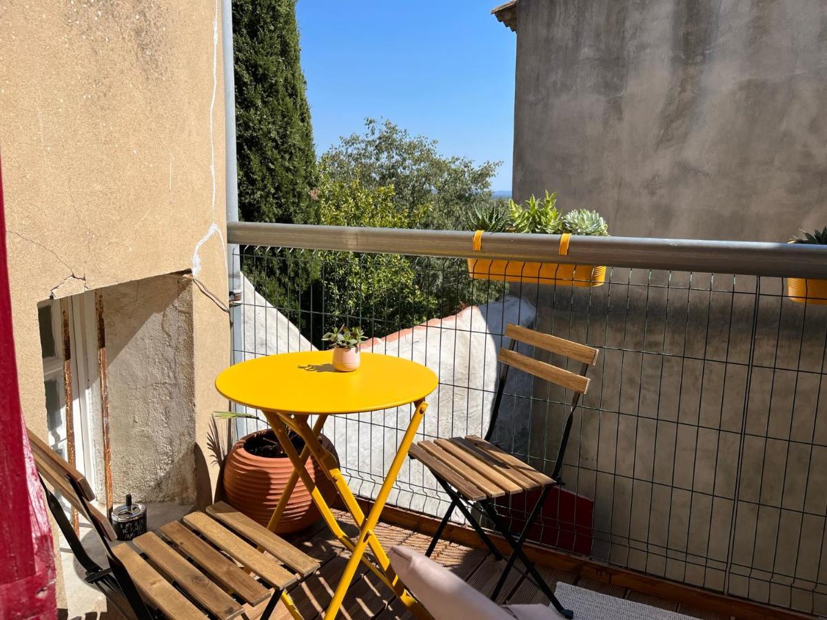 Atypique Appartement Châteauneuf-de-Gadagne Buitenkant foto