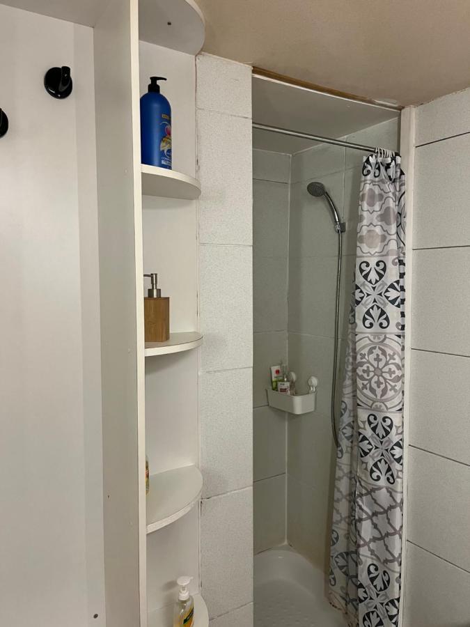 Atypique Appartement Châteauneuf-de-Gadagne Buitenkant foto